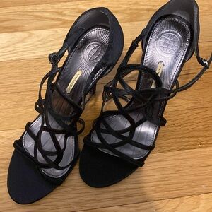 Beautiful black heels - 7.5 -NWT